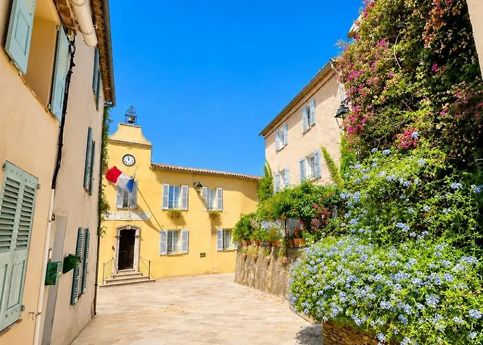 Charming House With Rooftop - Gassin